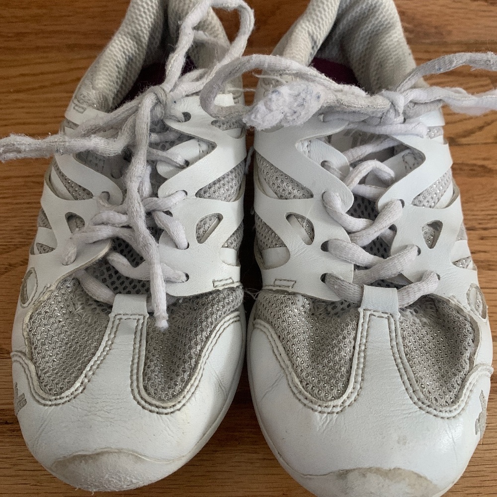 Varsity Zero Gravity cheer shoes